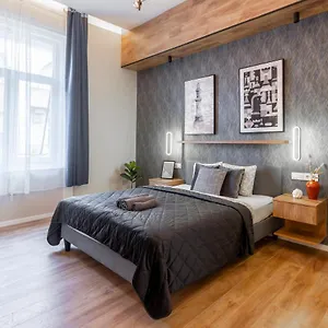  Apartamento Exclusive Dohany With Balcony Next To The New York Cafe Hungría